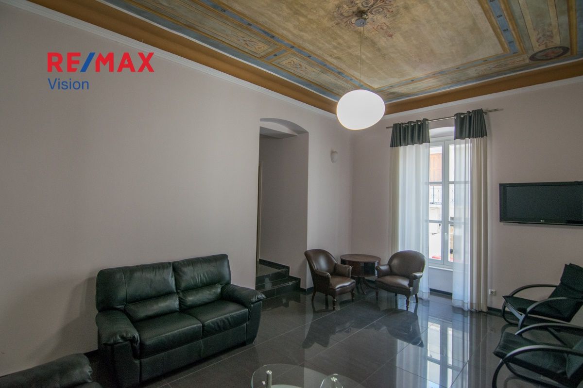 1070711 – 4 Κτίριο Επαγγελματικών Χώρων 640 τ.μ., Προς πώληση, Πάτρα, Πάτρα – Κέντρο - 4