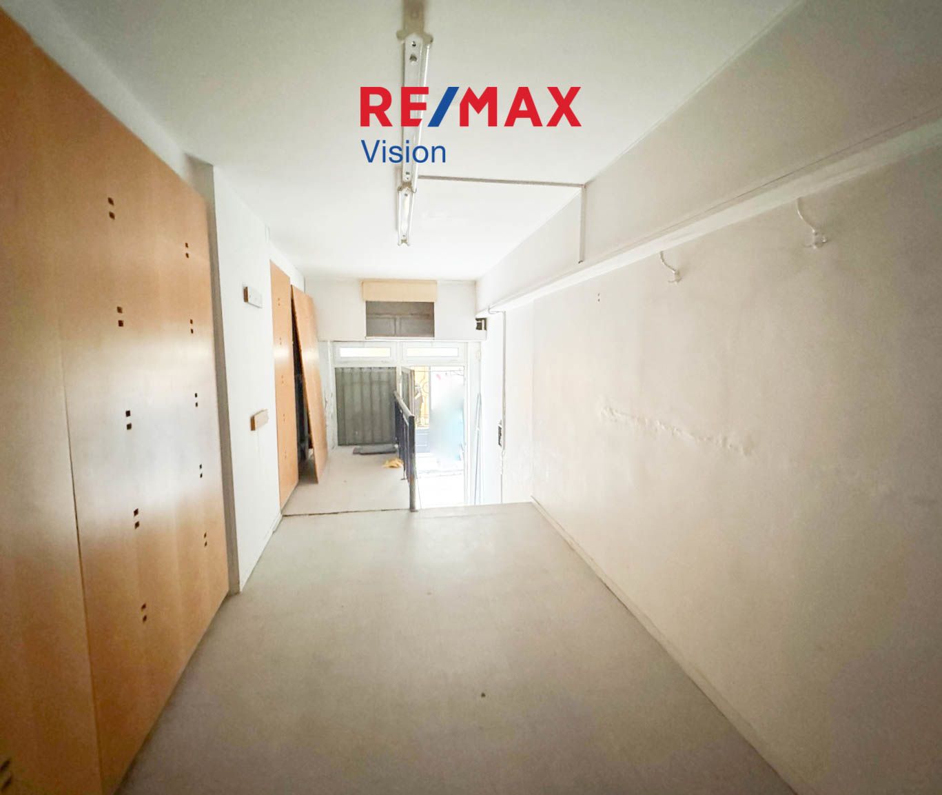 1708804 – 2 Shop 40 m², For rent, Patra, Patra Centre - 2