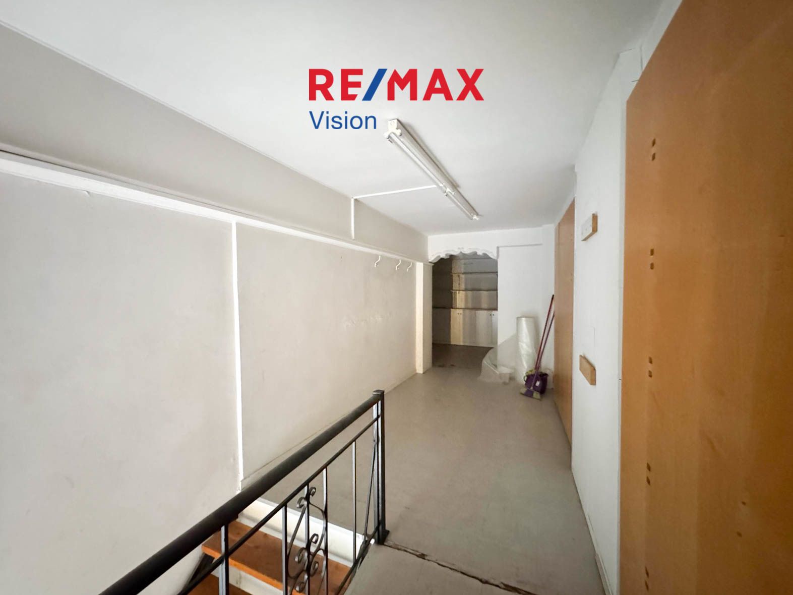 1708804 – 5 Shop 40 m², For rent, Patra, Patra Centre - 5