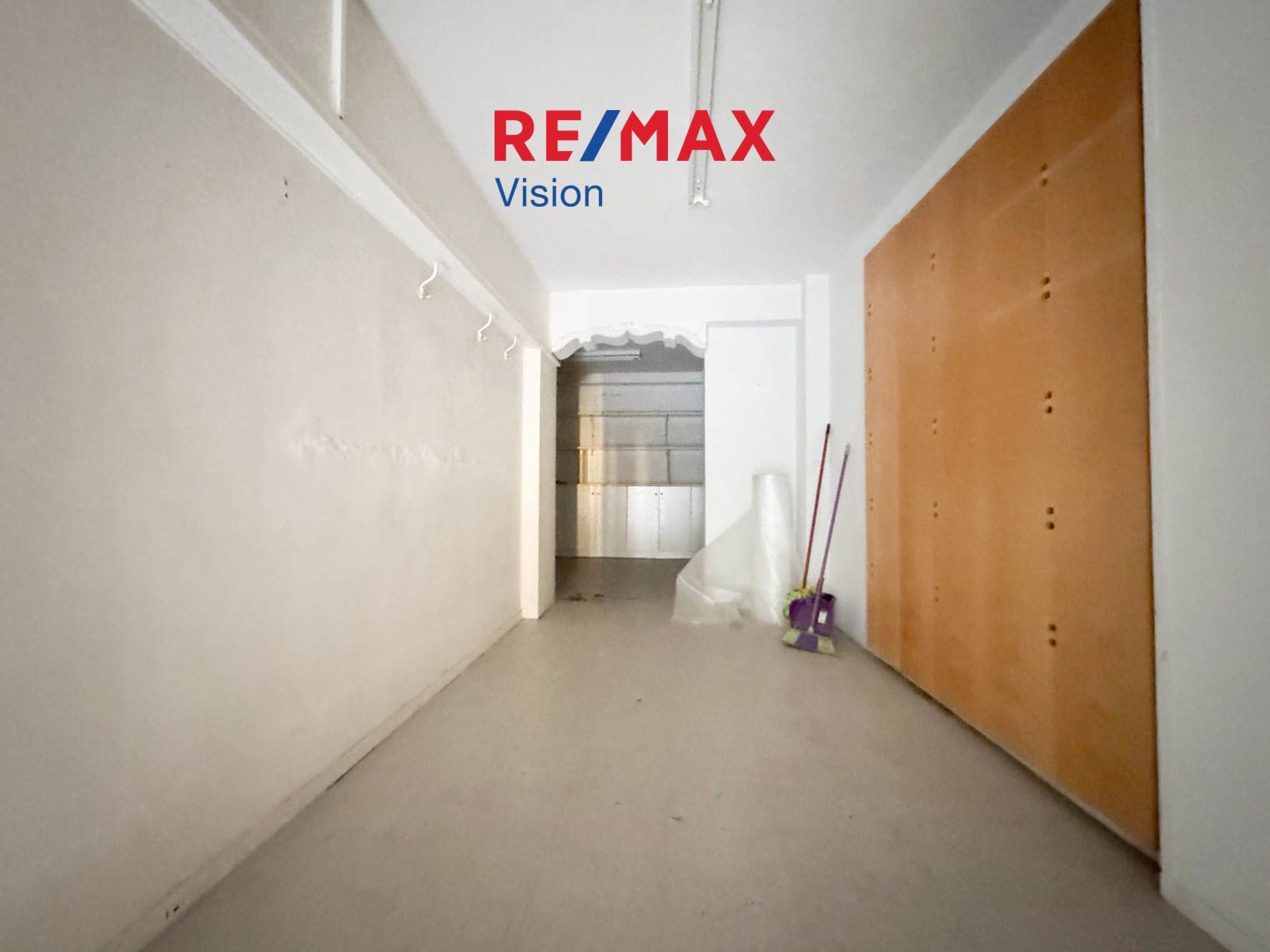 1708804 – 7 Shop 40 m², For rent, Patra, Patra Centre - 7