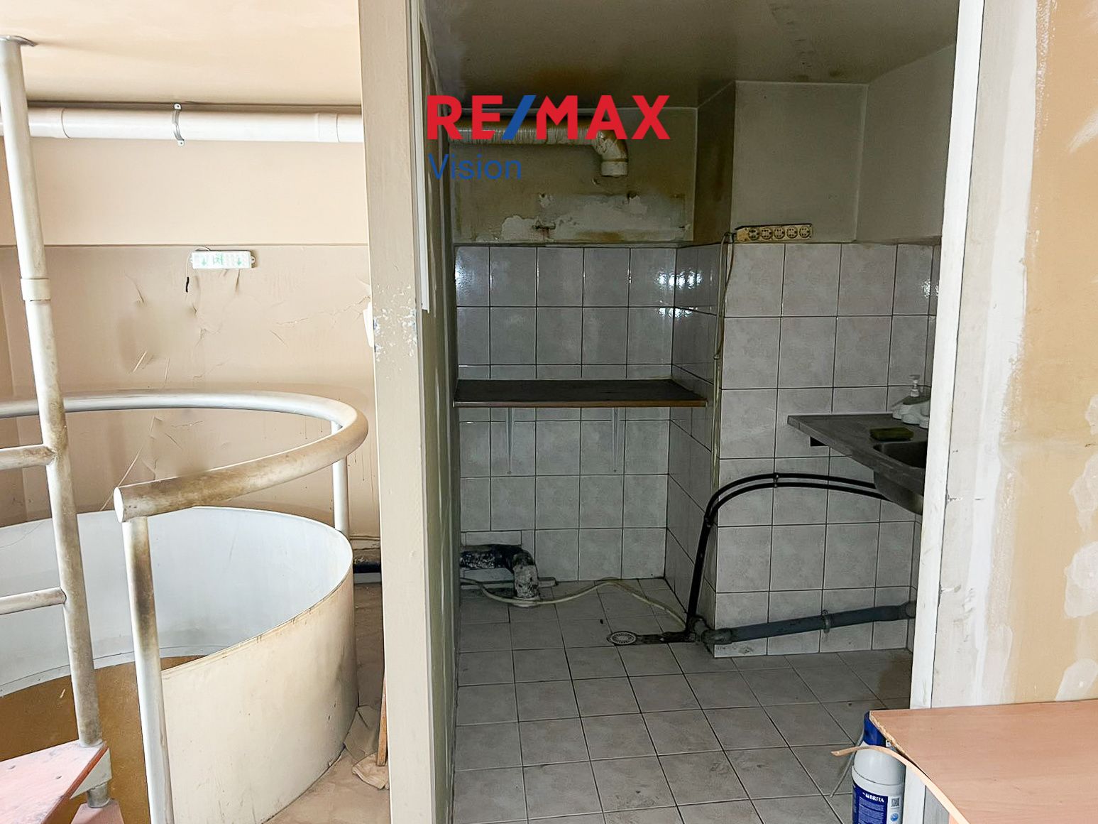 2142347 – 12 Κατάστημα 58 τ.μ., Προς ενοικίαση, Πάτρα, Πάτρα – Κέντρο - 12