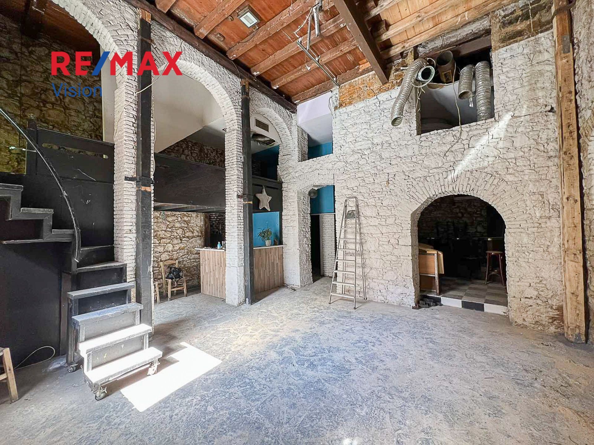 543436 – 1 Κατάστημα 140 τ.μ., Προς ενοικίαση, Πάτρα, Πάτρα – Κέντρο - 1