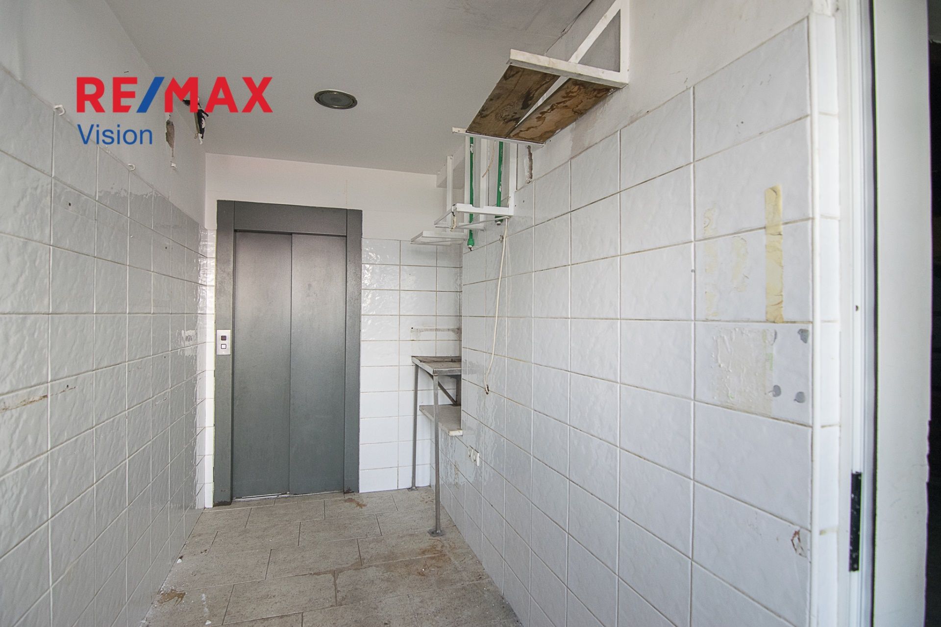 655826 – 8 Κατάστημα 200 τ.μ., Προς ενοικίαση, Πάτρα, Πάτρα – Κέντρο - 8