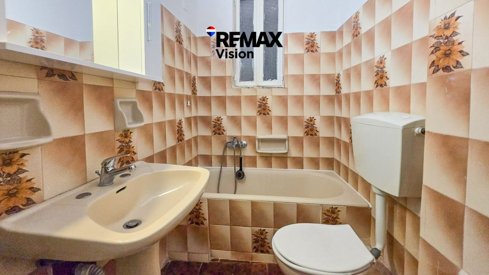 2472153 – 18 Apartment 60 m², For rent, Patra, Aroi - 18
